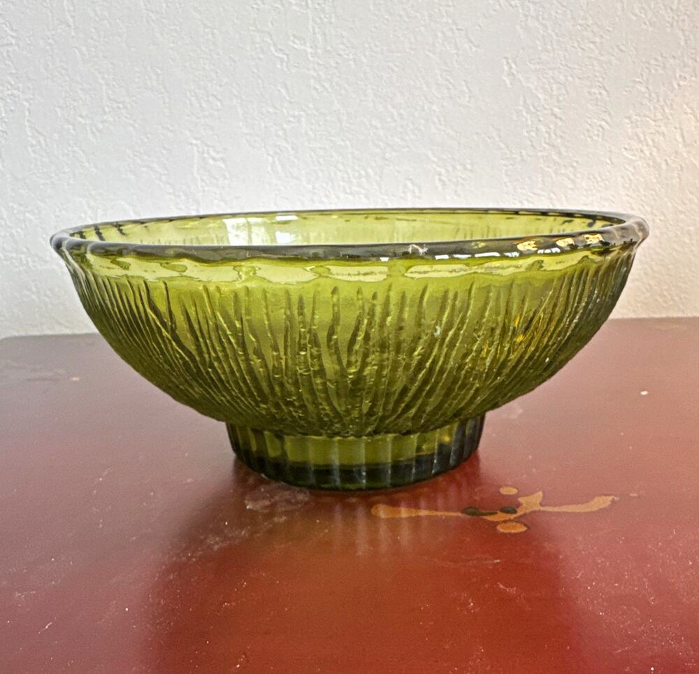 Vintage 1975 F.T.D. Avocado Green Glass Bowl - Tree Bark Textured (6.75” x 3”)